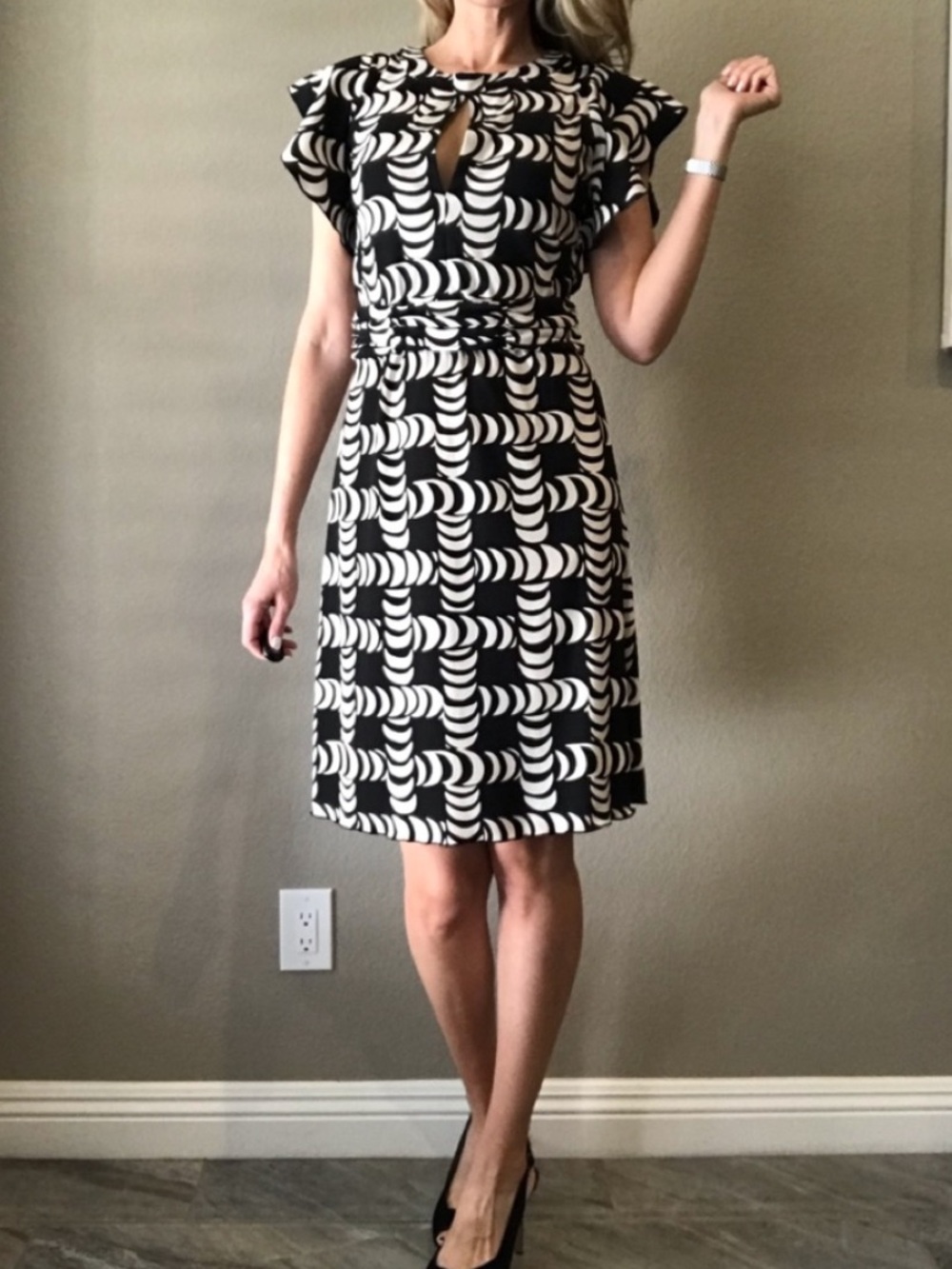 Tory Burch Gladys Black & White Geometric Flutter Sleeve Midi Dress - Size M